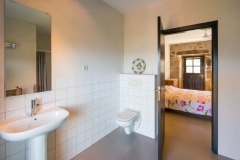 Quinta Olivia Fazenda Guest Bathroom